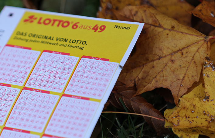 LOTTO 6aus49 Normalschein im Herbstlaub