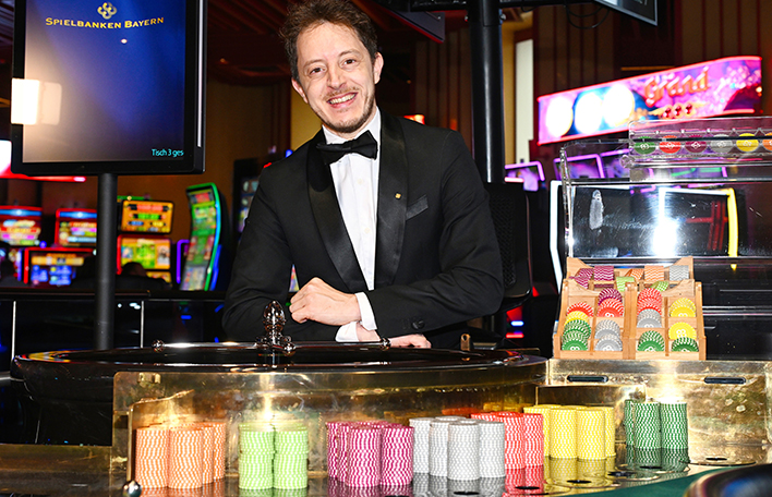 Daniele Pollon, Croupier der Spielbank Bad Reichenhall. Foto: SLSV