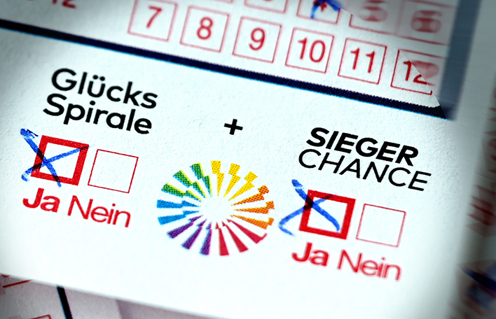 Close-up eines Eurojackpot-Spielscheins auf dem die Zusatzlotterien GlücksSpirale und Sieger-Chance angekreuzt sind. (c) SLSV